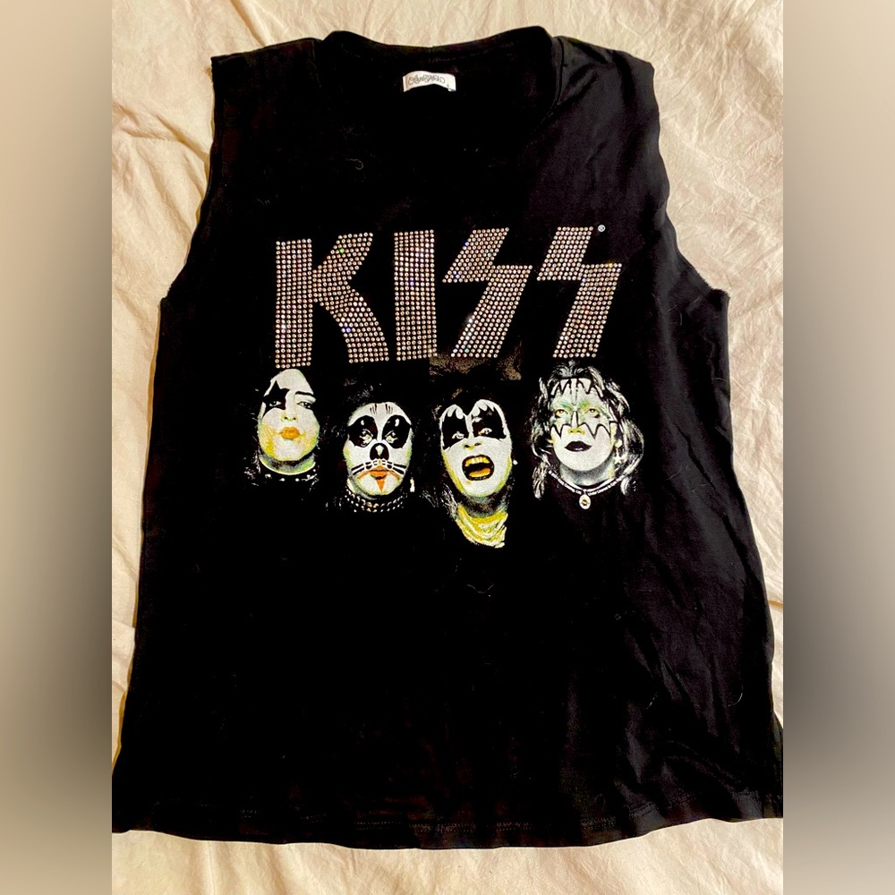 Lot of 2 band t shirts Lauren Moshi Beverly Hills LA Kiss and Oscar the Grouch S